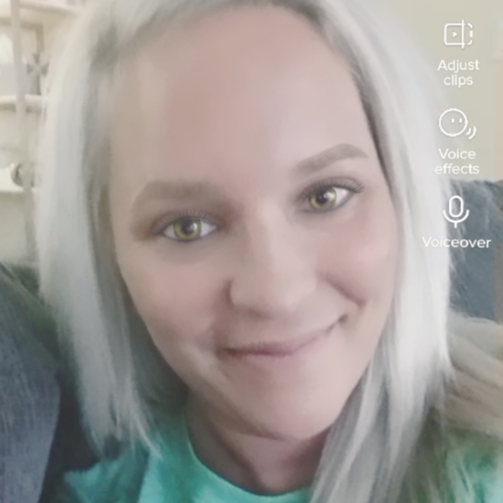 Meet your Posher, Rebecca